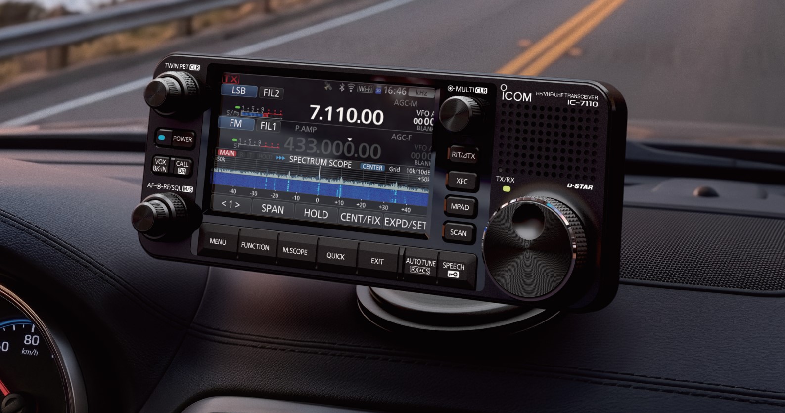Icom IC-7110 Controller im Fahrzeug mit Dualwatch-Display